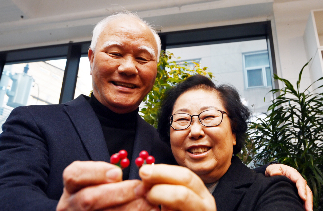 “10년 모은 2억원 ‘금혼식 기부’… 50년간 만끽한 행복 나누고파”[사랑의열매 - 세상을 밝히는 작은 영웅들]