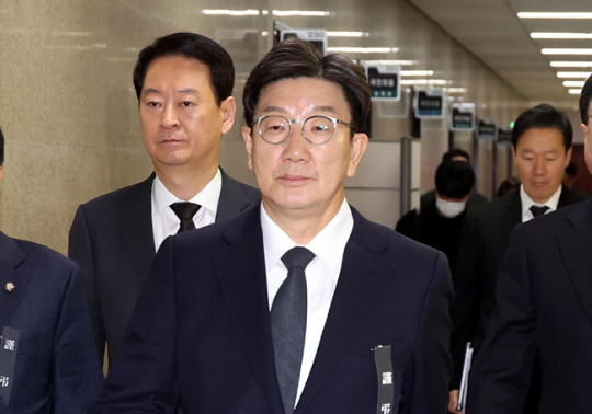 권성동 국민의힘 원내대표가 31일 오전 서울 여의도 국회에서 열린 원내대책회의에 참석하고 있다. 뉴시스