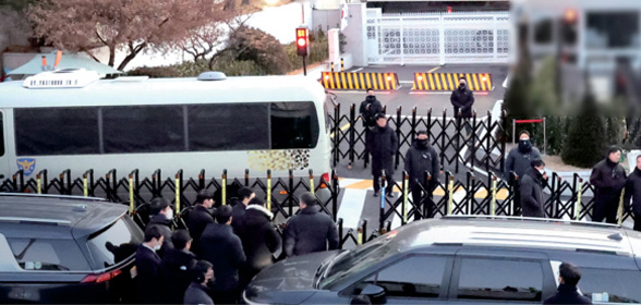 불법과 탈법의 사슬로 엮인 尹 탄핵·수사… ‘적법절차 훼손’ 심각[허민의 정치카페]