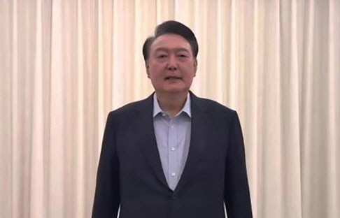 체포 직전 대국민 영상메시지를 전하는 윤석열 대통령. 윤석열 대통령 변호인단 제공