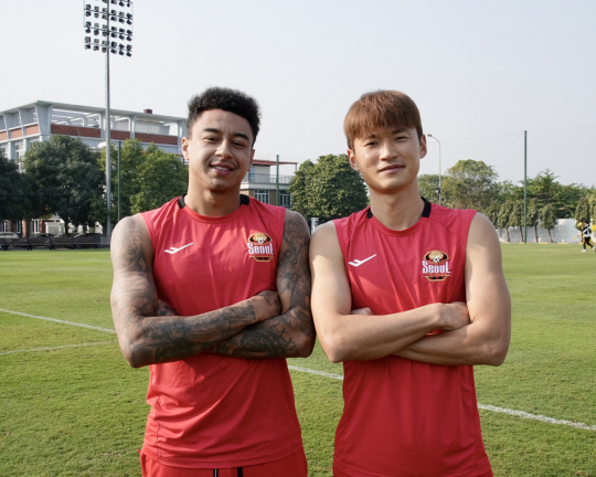 FC 서울의 제시 린가드(왼쪽)와 김진수. FC 서울 제공