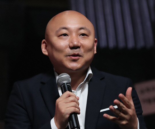 ‘신과 함께’ 시리즈로 유명세를 탄 웹툰 작가 주호민. 뉴시스