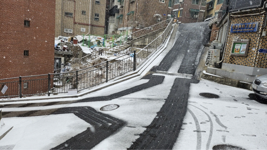 도로열선이 가동되고 있다.종로구청 제공