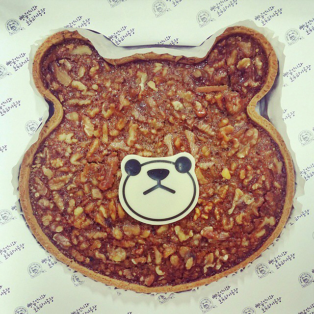 전북 익산의 디저트 가게 ‘빵곰언니와 호두파이공장’의 대표 메뉴인 호두파이.