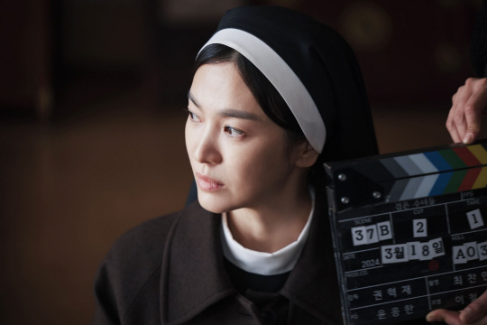‘검은 수녀들’의 송혜교