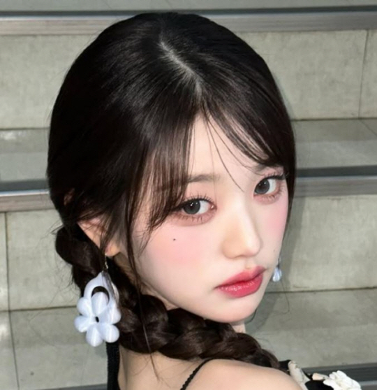 아이브의 장원영. 개인 SNS 캡처