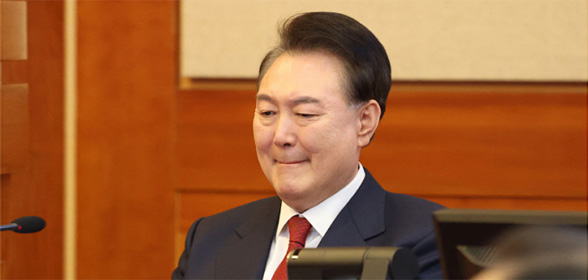 조갑제 “尹 선고 전 하야 결단이 유리”…김종혁 “한동훈 요구 때 했어야”