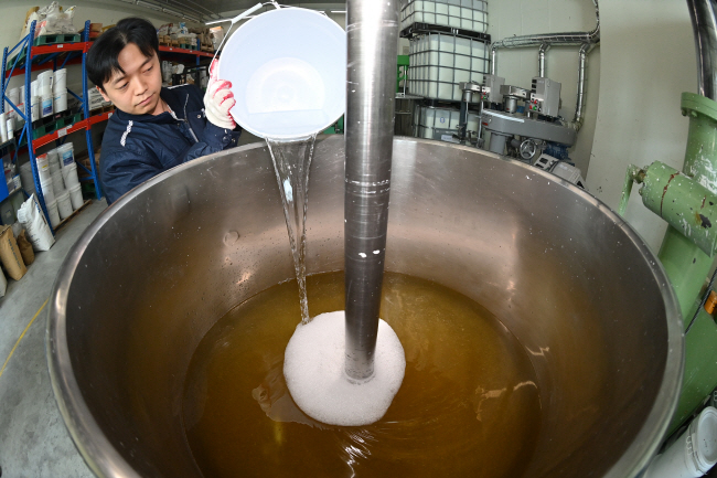 친환경 게임체인저 전폭 지원… ‘탄소 저감 특수 페인트’ 날개[혁신생태계 리포트 2025]