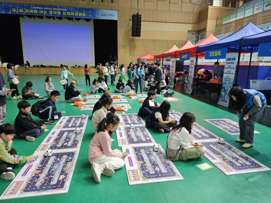 남양주시는 이달 19일부터 31일까지 지역 내 초등학생 3∼6학년을 대상으로 ‘미래를 여는 정약용 인재육성캠프’참가자를 모집한다. 남양주시 제공