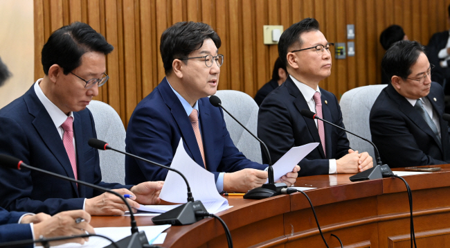숨 돌릴 틈 없는 與