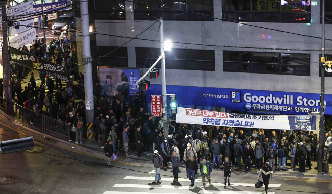 새벽 인력시장 ‘장사진’