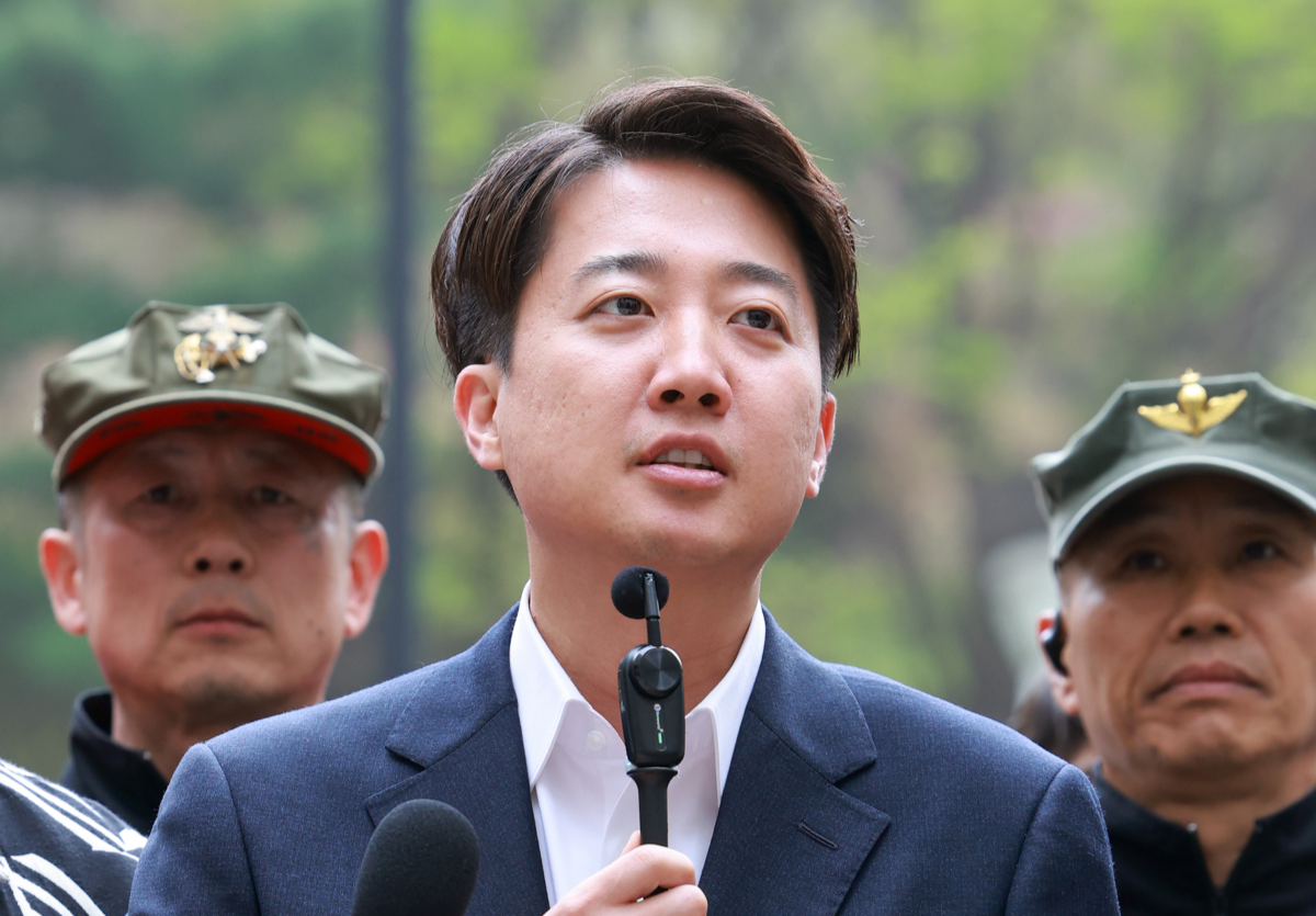 이준석 “‘성상납 받았다’며 자살 강요해 놓고 빅텐트? 금수의 마음”