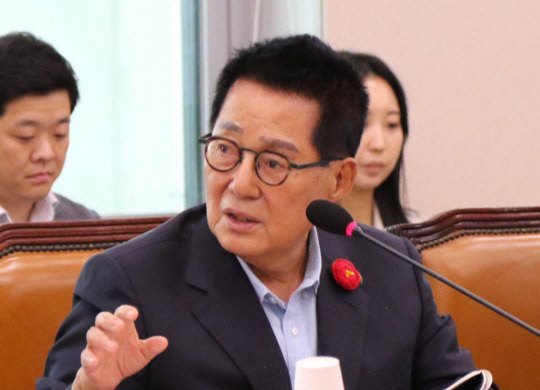“살다가 제일 반가워” 박지원의 ‘전광훈 대선 출마’ 반응