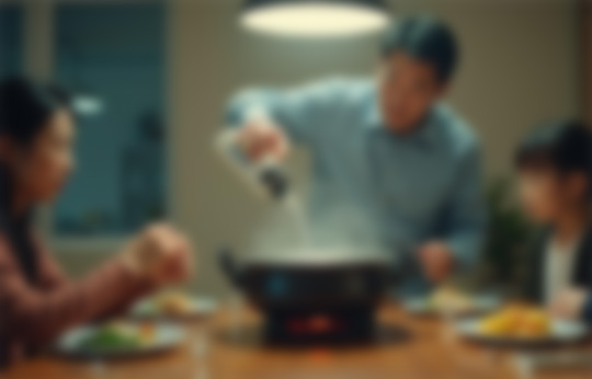 [속보] 가족 먹는 찌개에  ‘청소용 세정제’ 탄 40대男… 범행 동기가 아내?