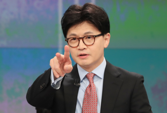 진중권, 론스타 승소에 “한동훈이 4000억 손실 막았다… 누군 7800억 사기꾼 줬는데”