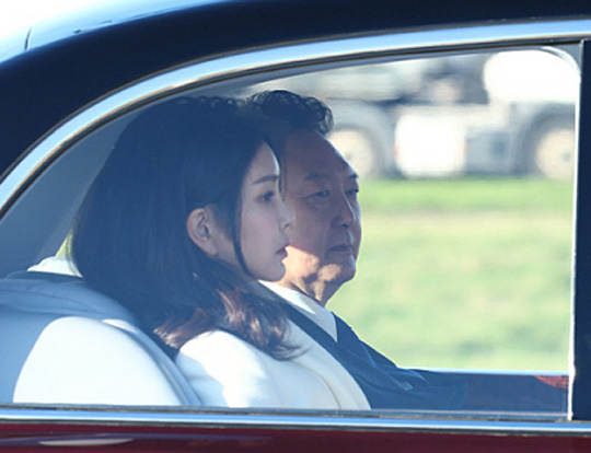 “김건희, 계엄뒤 ‘너때문에 다 망쳐’ 윤에 분노”… 내란특검 수사결과 자료에는 없는 김건희 