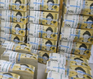 [단독]정부, 은행에 환전우대 서비스 자제령… 환율방어 총력