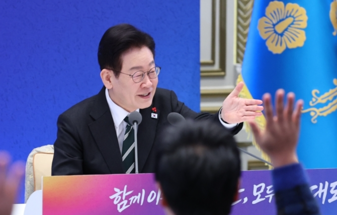 李 “퇴직연금 기금화? 해외주식 강제 매각? 가짜뉴스”