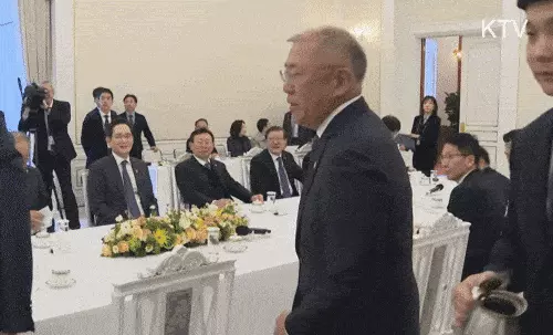 “야망 있으시네” 李 자리 앉을 뻔한 정의선에 빵터진 총수들