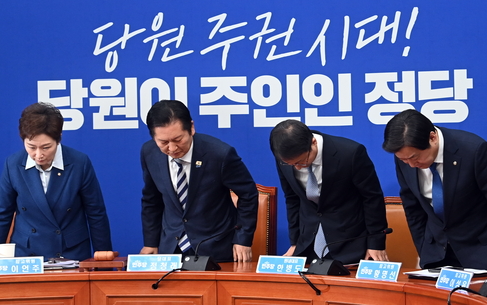 “대통령에게 누끼쳐 죄송”… 黨·靑갈등 수습 나선 鄭