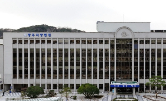 ‘아내 살해’ 무기수, 23년만에 열린 사후 재심서 ‘무죄’