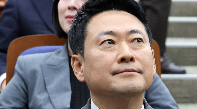 [속보]20대도 돌아섰다…국힘 지지율 23.7% “브레이크 안보여”-에브리리서치