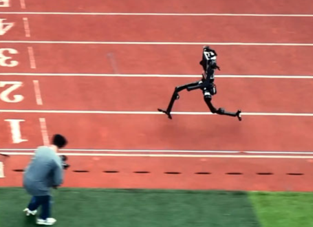 중국 로봇, 초속 10.1m 질주… ‘우사인 볼트급’ 속도