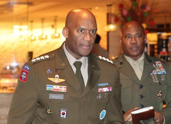 부랴부랴 국방장관 찾은 주한미군사령관, 왜?… ‘정동영 기밀유출’ 발언 일파만파