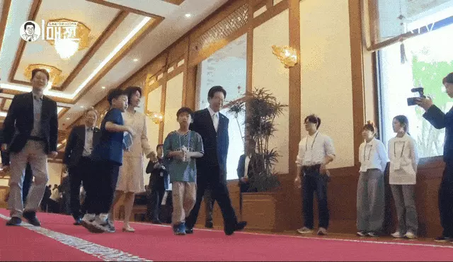 “헉” 놀란 김혜경 여사…초등생 청와대서 돌발행동 화제