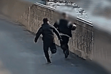 “세금은 이런데…” 신발 벗겨지고 양 무릎 다까져도 ‘몸 날려’ 범인 잡는 형사 