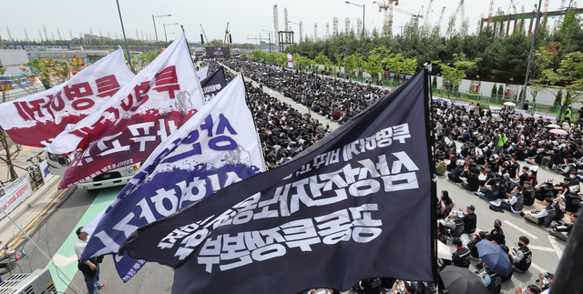 삼성 ‘성과급’ 사측대로 해도 인당 17억… 적자 사업부도 인당 10억
