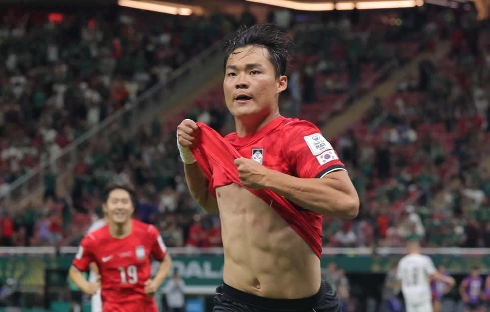 역전 결승골 오현규 “경기 직전 38도… 말할 수 없는 감정 ‘울컥’”