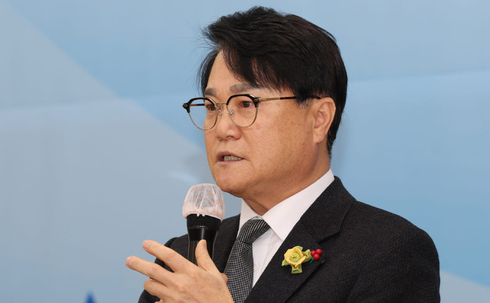 [속보]경찰“김하수 전청도군수, 야산 숨진채 발견”