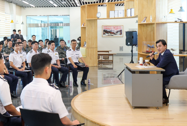 정점식 “안규백 국방장관 존재 자체로 軍 조롱, 경질해야”…“安, 마오쩌뚱 좌우명 금과옥조처럼 떠받들어”
