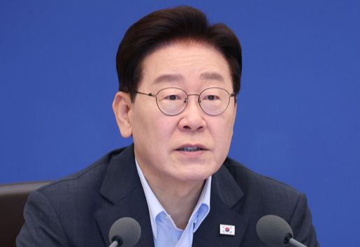李지지율 첫 40%대로 하락… 보름전보다 4%P 빠졌다