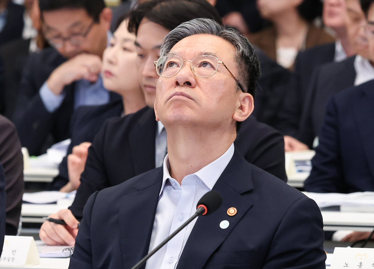 떠나는 법무장관의 작심 경고… “檢 개혁 부작용, 시행 전이라도 고쳐야”