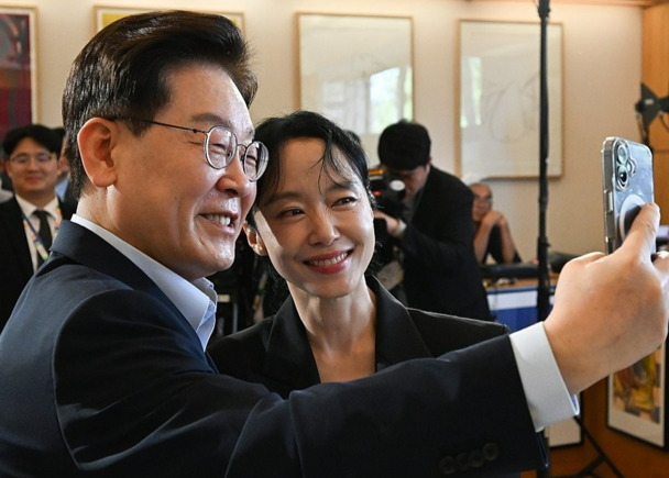 [속보]“대통령 지지했지만 현재는 안해” 28.4%
