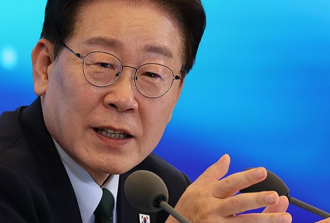 [속보]이 대통령 지지율 35.2%…국힘 41.3%·민주 35.5%-리얼미터