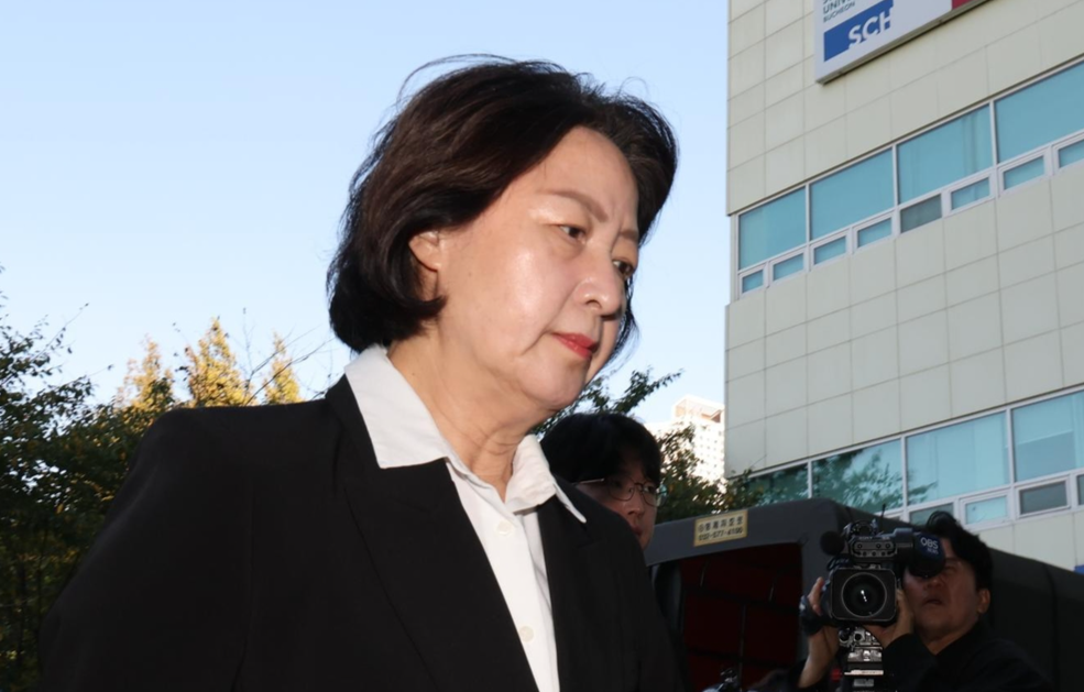 [속보] 추미애 소방관 빈소 방문… 굳은 표정에 아무말 없어