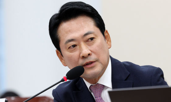 장동혁 “청와대 수석보좌관회의도 생중계 어떻겠나”