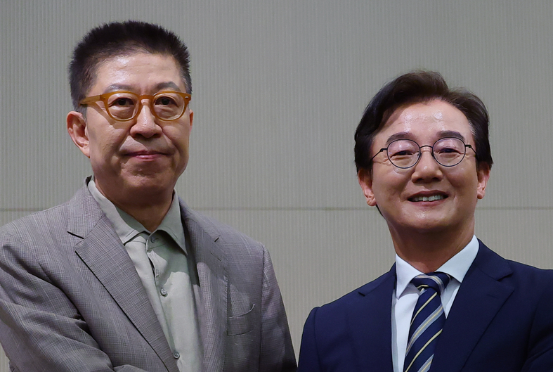 전재수 “朴, 무능한 말꾼” vs 박형준 “李정부 심판을”
