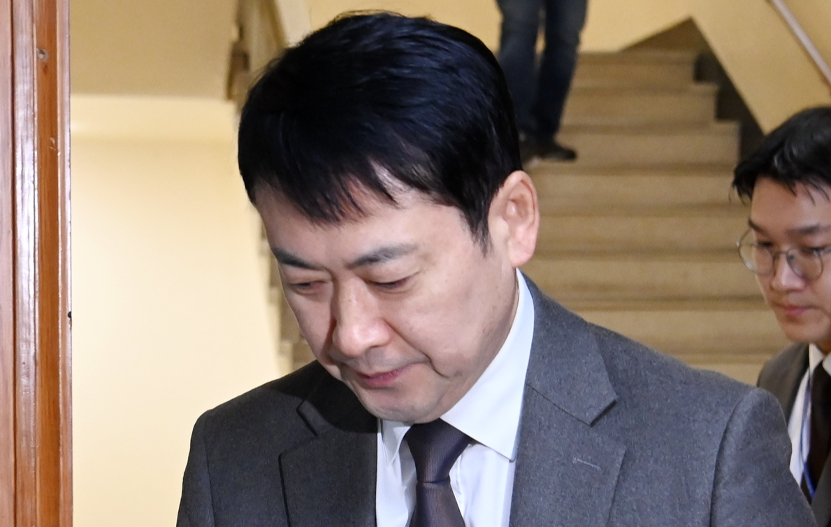 폰 꺼놓고 떠난 공관위원장, 고심 커진 장동혁… 국힘 ‘시계제로’